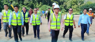 Lao Public Works Minister Inspects Roads and Border Links in Phongsaly